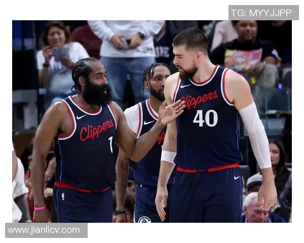 快船与开拓者对决数据分析揭示比赛关键因素与球员表现