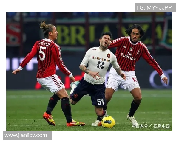 亨克与贝西克塔展开激烈对决谁能在这场比赛中笑到最后