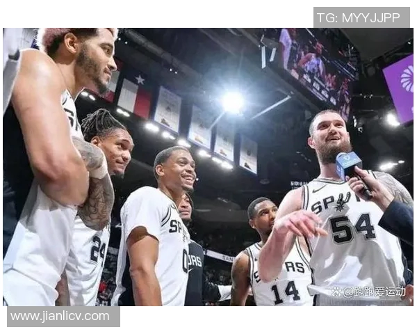 2017年马刺与76人精彩对决回顾及赛季表现分析